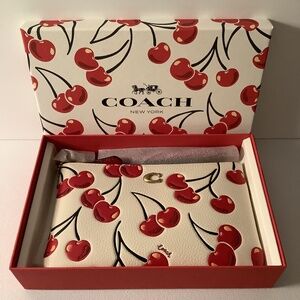 🍒 Coach Boxed Pebble Leather Zip Wristlet Wallet Cherry Print  IPhone Case NWT